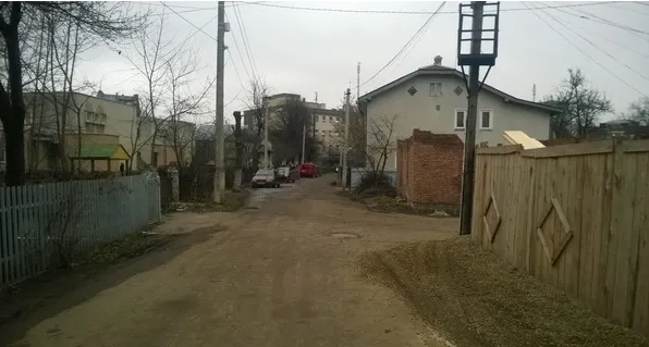 Франківців обурює чергова забудова поряд із садочком по вулиці Каховській (фото) — фото 2