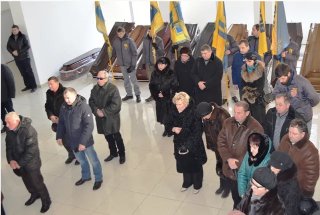 В Івано-Франківську в останню дорогу провели 58-річного бійця "Азову" Ігоря Коропецького (фото) — фото 8