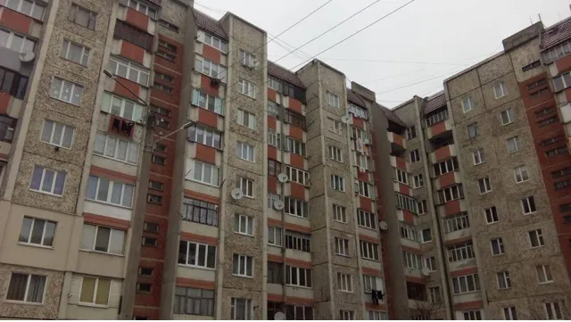 В Івано-Франківську встановили освітлення для дитячого майданчика (фото) — фото 2
