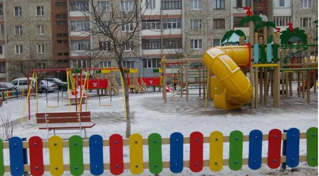 В Івано-Франківську встановили освітлення для дитячого майданчика (фото) — фото 3