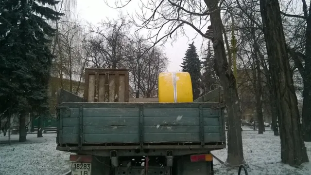 Власник незаконних атракціонів, які демонтували з Вічевого майдану, подав заяву в поліцію (фото) — фото 3