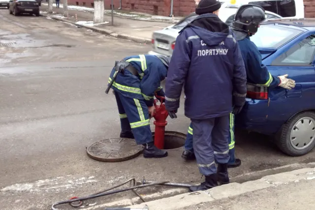 На Чорновола в житловому будинку стався вибух. Є постраждалі (фото) (оновлено) — фото 2