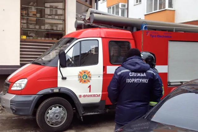 На Чорновола в житловому будинку стався вибух. Є постраждалі (фото) (оновлено) — фото 7