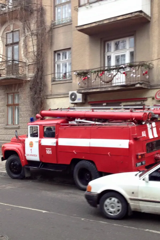 На Чорновола в житловому будинку стався вибух. Є постраждалі (фото) (оновлено) — фото 8