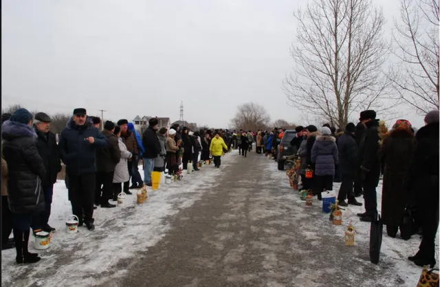 В Івано-Франківську під час святкування Водохреща рятувальники забезпечували безпеку людей (фото) — фото 3