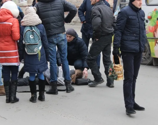 На вулиці Новгородській в Івано-Франківську легковик збив жінку (фото) — фото 3