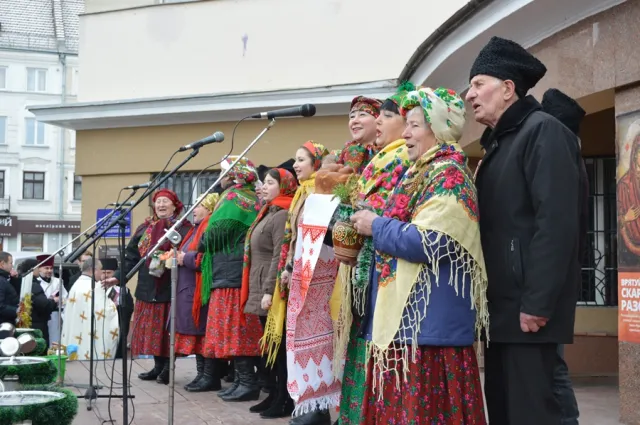 На площі Ринок відбулось святкове дійство «Во Йордані крещаюся, Тобі, Господи» (фото+відео) — фото 4