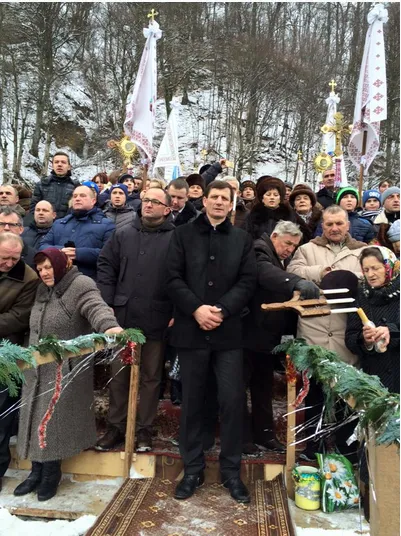 У мережі з'явилися фото як Олександр Сич скупався у Бистриці Сотовинській (фото) — фото 3