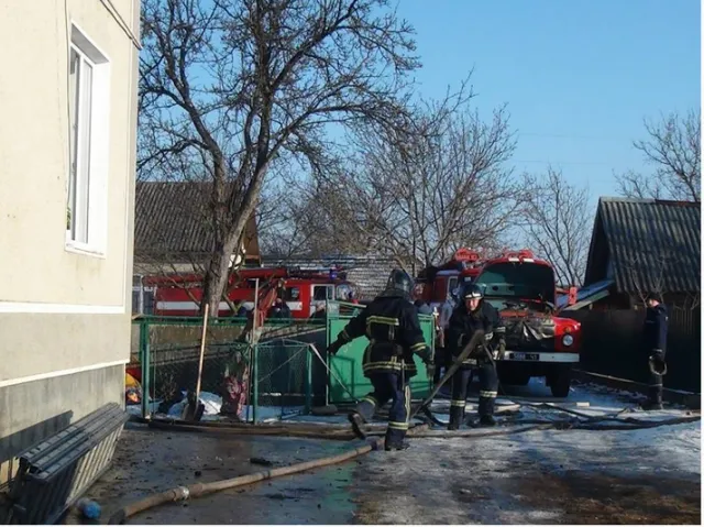 Неподалік Івано-Франківська горів двохповерховий житловий будинок, постраждалих немає (фото) — фото 7