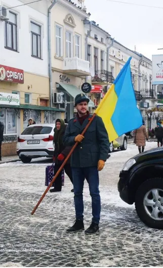 У Коломиї містяни утворили "живий ланцюг єдності» до дня Соборності України (фото+відео) — фото 2