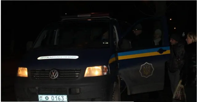 В Івано-Франківську біля парку Шевченка автомобіль здійснив наїзд на жінку, яка переходила дорогу разом з дитиною (фото) — фото 3
