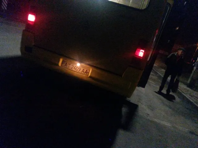 Черговий конфуз від маршрутчиків: на прохання видати квиток, водій вручив їх аж пять штук (фотофакт) — фото 1