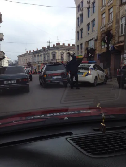 У Франківську в ДТП потрапив автомобіль нової патрульної поліції — фото 1