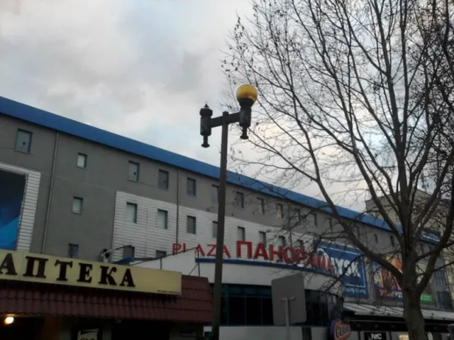 Містяни скаржаться на стерту "зебру" на Північному бульварі, мовляв така ситуація наражає на небезпеку пішоходів — фото 3