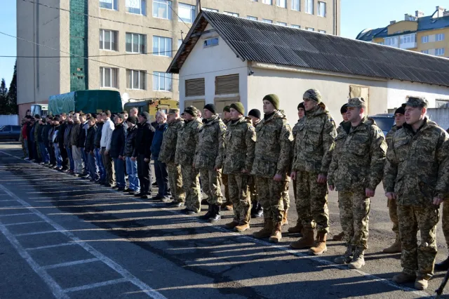 У Франківську 45 майбутніх контрактників провели на військову службу — фото 8