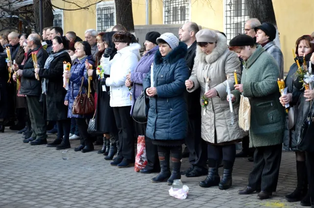 Тисячі франківців прийшли до храмів освятити свічки — фото 5