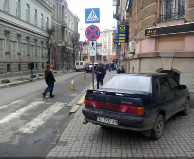 Франківські копи влаштували в центрі міста  розгін авторагулів — фото 2