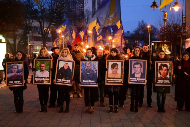 Франківці вшанували пам'ять Героїв Небесної сотні — фото 1