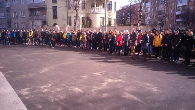 У Франківську відкрили анотаційну дошку загиблому бійця ДУКу, Дмитру Ломею — фото 1