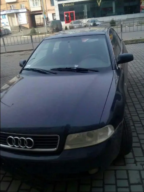 Франківські патрульні розшукали номерні знаки автомобілів, котрі крали невідомі шахраї — фото 1