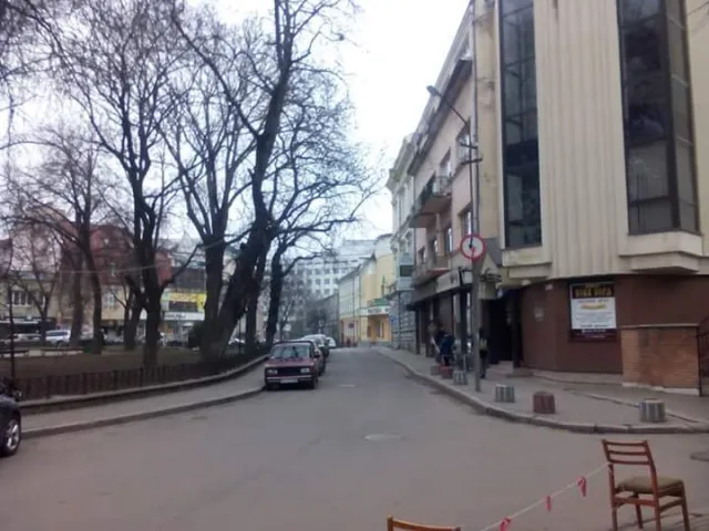 На площі Міцкевича змінено організацію дорожнього руху — фото 1