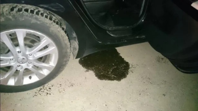 На Прикарпатті невідомі, під час святкування весілля, підірвали автомобіль депутата Івано-Франківської міської ради — фото 2