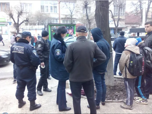 Франківські поліцейські на Вовчинецькій затримали п'яного озброєного «бійця» — фото 4