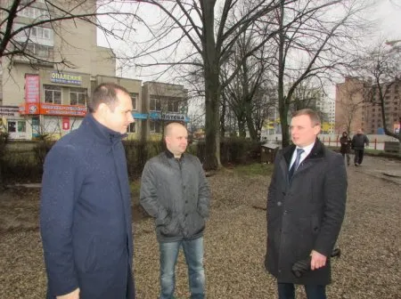 Руслан Марцінків здійснив чергову перевірку ремонтних робіт із заміни тротуарного покриття у місті — фото 1