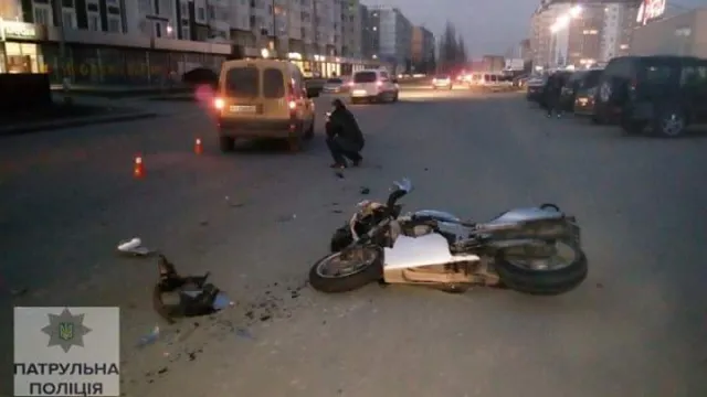 У Франківську дві аварії, постраждали школярка та мотоцикліст — фото 2