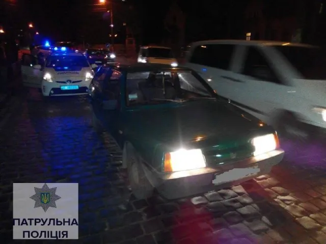 У Франківську поліція затримали п'яного майора військомату за кермом автомобіля — фото 1