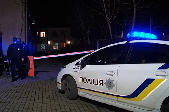 У Франківську знову погрози: обіцяють підірвати центральний вокзал, два гіпермаркети та міст на Пасічну. Замінування знову не підтвердилися — фото 7