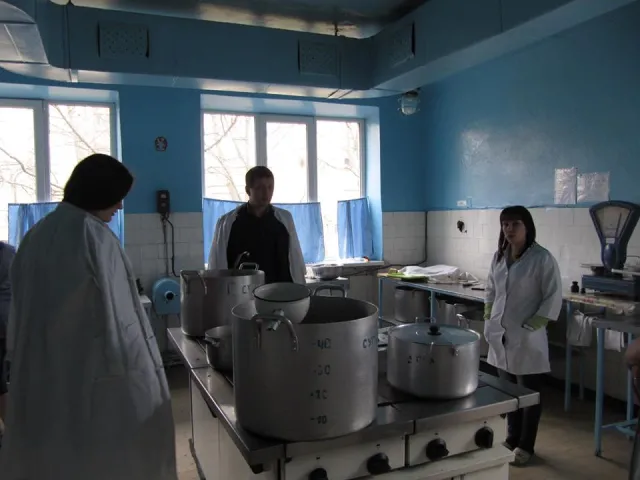 На Прикарпатті дошкільнят годують протермінованими продуктами — фото 2