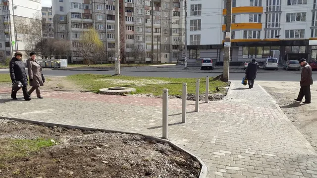 У Франківську продовжують облагороджувати одну із вулиць — фото 1