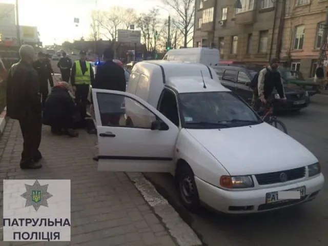 Нетверезий водій під час затримання вдарив одного із представників Патрульної поліції Івано-Фракнівська — фото 2