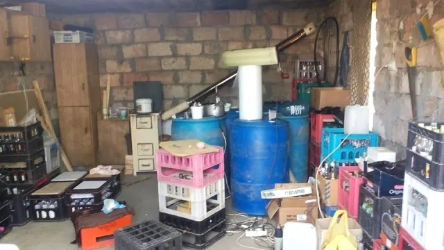 Франківські податківці виявили незаконне виробництво фальсифікованого алкоголю — фото 1