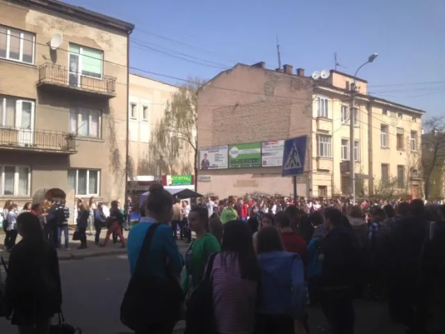 У Франківську «замінували» Прикарпатський національний університет — фото 3