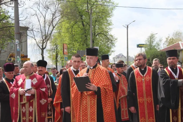 У неділю тисячі франківчан вийшли на загальноміську Хресну Дорогу — фото 7