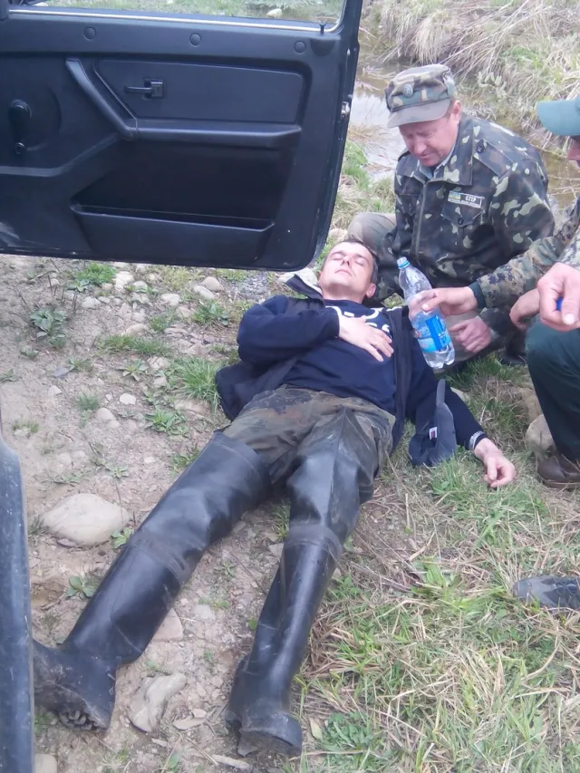 На Прикарпатті затриманий браконьєр спочатку казав, що його підставили, а потім втік з лікарні — фото 6