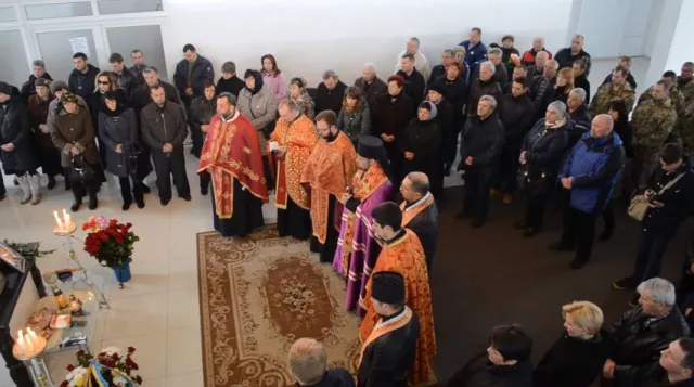 У Франківську відслужили панахиду за загиблим бійцем Андрієм Бистровим. Героя провели в останню путь — фото 1