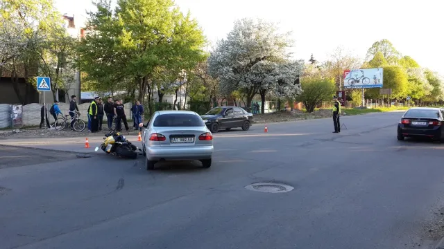 У Франківську в ДТП потрапив іноземець та франківець, першого госпіталізували до лікарні — фото 2
