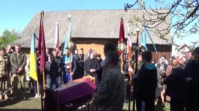 У зоні АТО під час мінометного обстрілу загинув прикарпатець: 45-річний Михайло Креховецький. Долинщина попрощались із загиблим бійцем — фото 1
