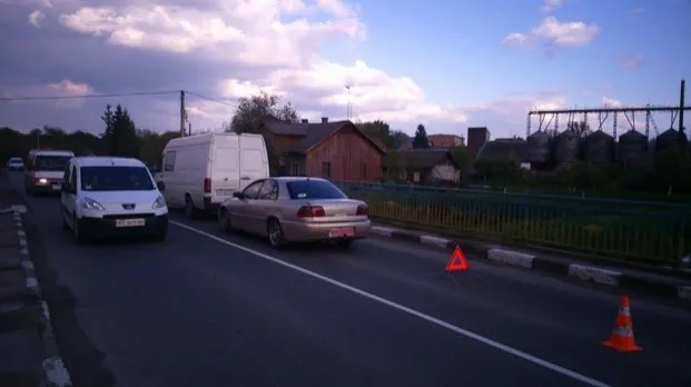У Калуші стукнулись два автомобілі, 5-ти річна дитина в лікарні — фото 2