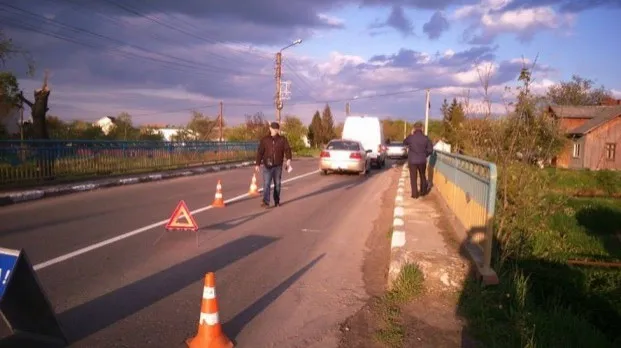 У Калуші стукнулись два автомобілі, 5-ти річна дитина в лікарні — фото 6