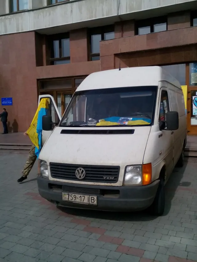 Активісти з Прикарпаття, які повезли подарунки до Великодня бійцям, потрапили під обстріли в зоні АТО — фото 1