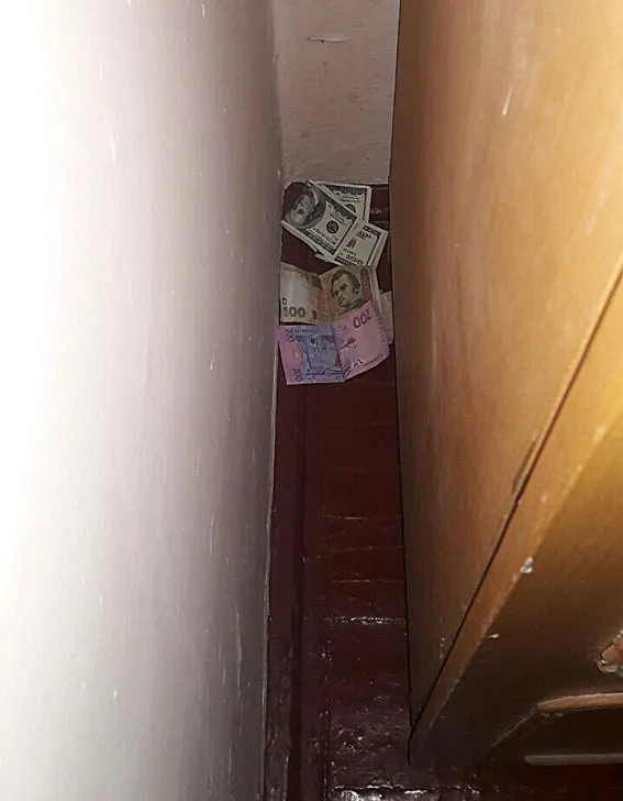 Гінеколог вимагав 500 доларів хабара за довідку про народження дитини — фото 1