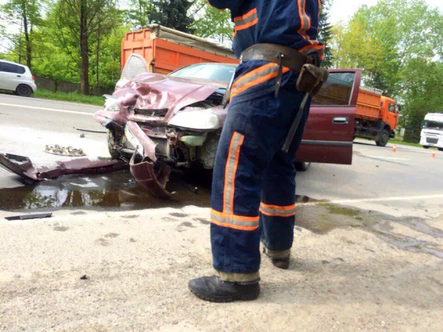 Масштабна аварія на Тисменицькій трасі: водія госпіталізували з травмами хребта — фото 3