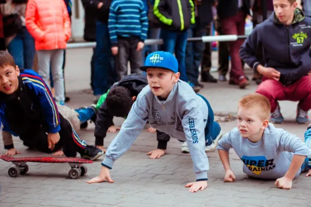 Переможцем "Марафону віджимань" став франківець, який зміг віджатися 4000 разів — фото 8