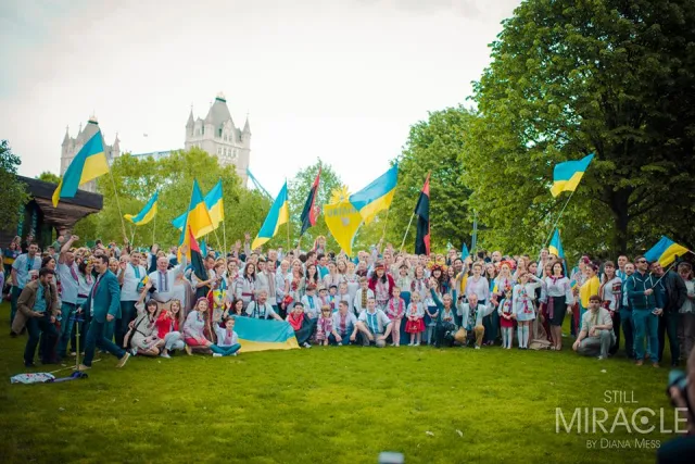 У Лондоні біля Темзи пройшов "Марш вишиванки" — фото 1