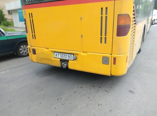 У Франківську водій маршрутки знову нахамив. Цього разу "під роздачу" потрапили школяр та пенсіонерка — фото 2