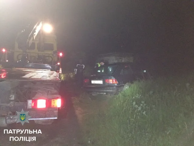 П'яний водій хотів утекти від поліції, проте його автівка не заводилась — фото 1